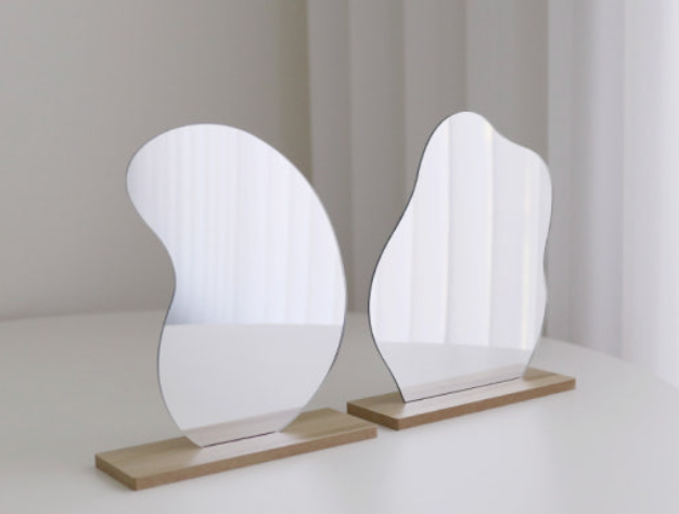 미러 아크릴 (Mirror Acrylic)